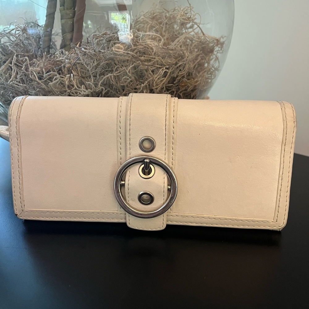 Coach Wallet 🤍Glove tanned leather🤍Pre Loved